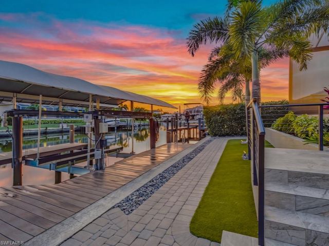 350 Meadowlark CT, Marco Island, FL 34145