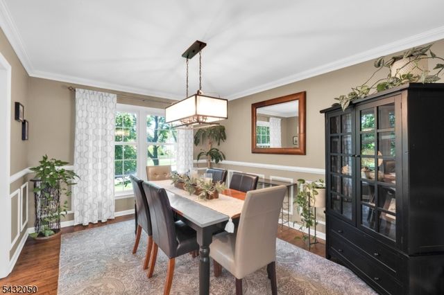 3 Aspen Dr, Chester Boro, NJ 07930