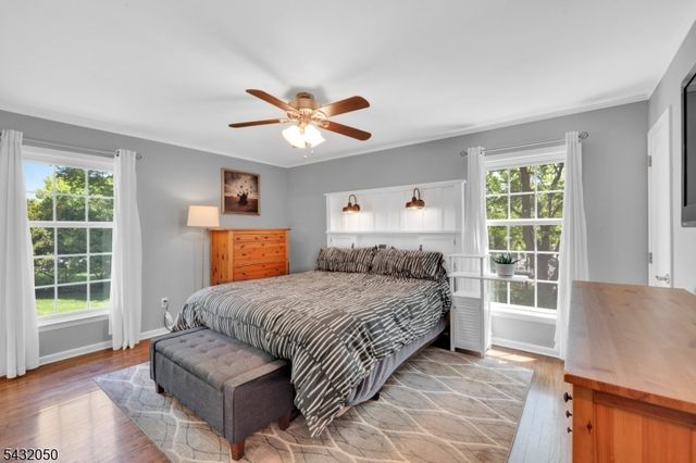 3 Aspen Dr, Chester Boro, NJ 07930