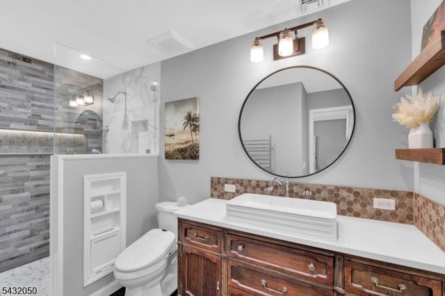 3 Aspen Dr, Chester Boro, NJ 07930