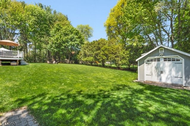 3 Aspen Dr, Chester Boro, NJ 07930