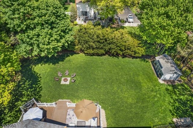 3 Aspen Dr, Chester Boro, NJ 07930
