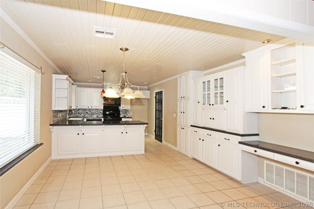 10261 N 3990 Road, Dewey, OK 74029