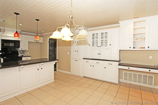 10261 N 3990 Road, Dewey, OK 74029