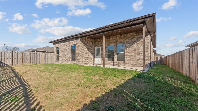 5903 NW Hoover Street, Bentonville, AR 72713
