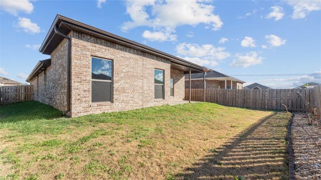 5903 NW Hoover Street, Bentonville, AR 72713