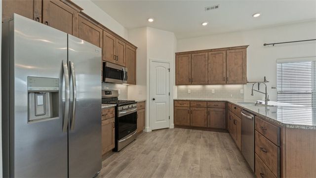 5903 NW Hoover Street, Bentonville, AR 72713