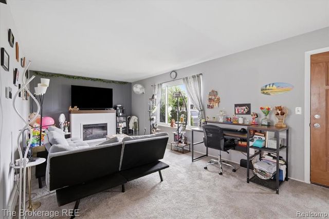 1448 Greenview Drive, Grand Blanc, MI 48439