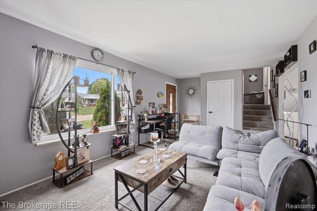 1448 Greenview Drive, Grand Blanc, MI 48439