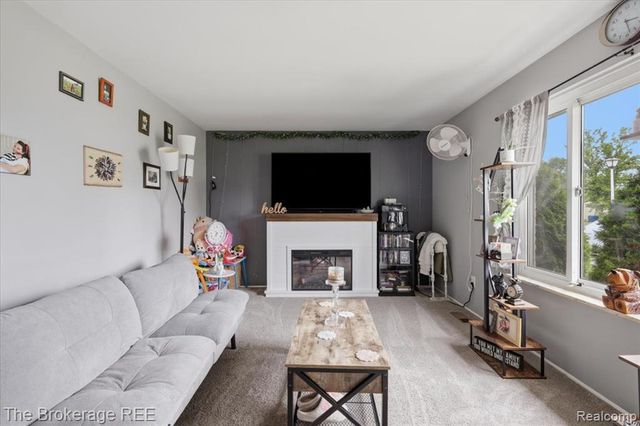 1448 Greenview Drive, Grand Blanc, MI 48439