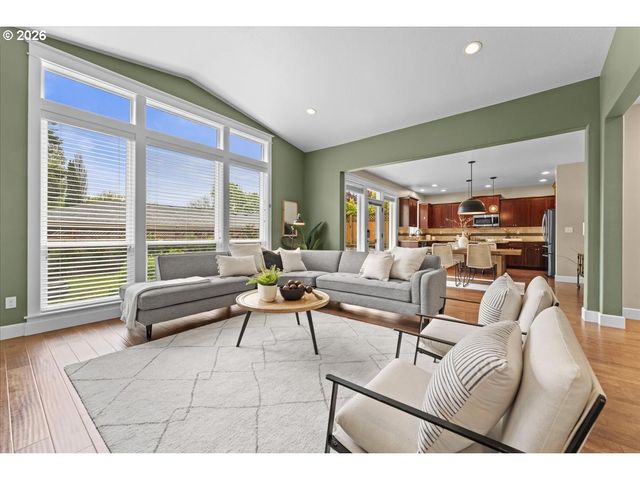 9327 N Ivanhoe St, Portland, OR 97203