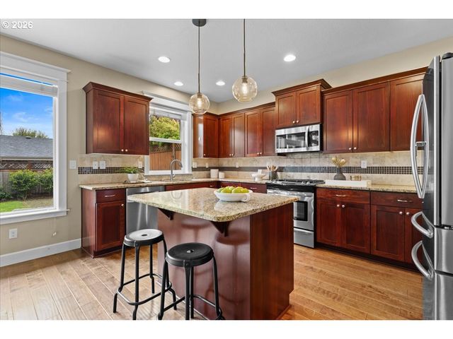 9327 N Ivanhoe St, Portland, OR 97203