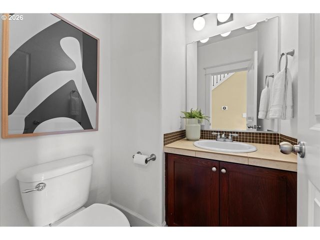 9327 N Ivanhoe St, Portland, OR 97203