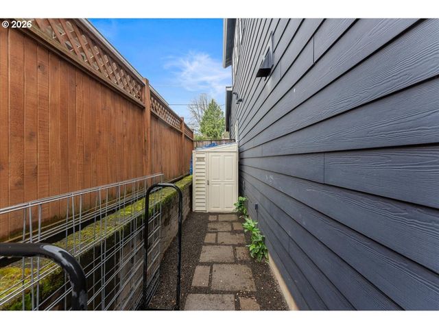 9327 N Ivanhoe St, Portland, OR 97203