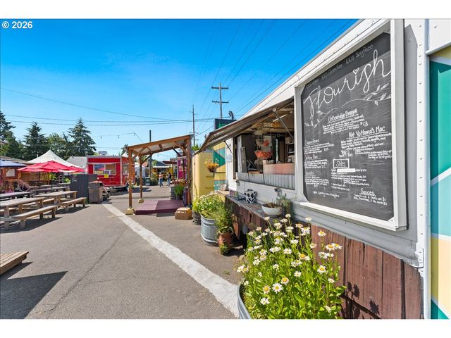 9327 N Ivanhoe St, Portland, OR 97203