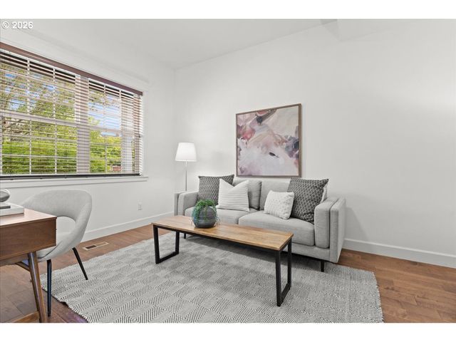 9327 N Ivanhoe St, Portland, OR 97203