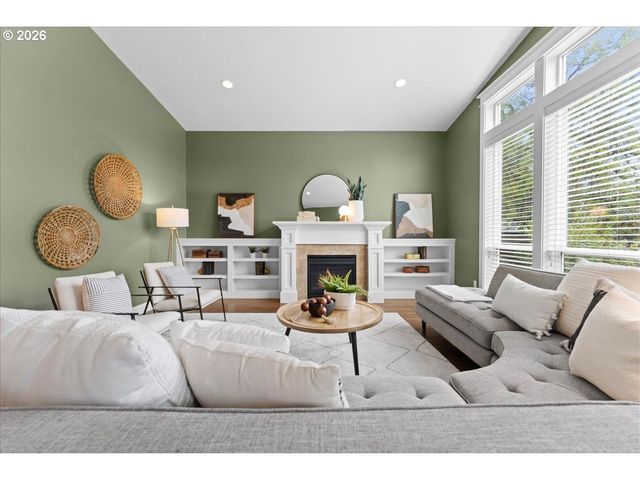 9327 N Ivanhoe St, Portland, OR 97203