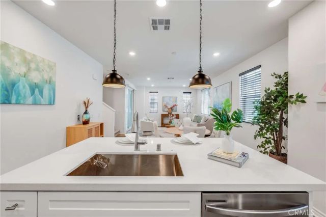 1404 Wingfoot, Carson, CA 90746