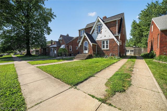 2902 Russell Avenue, Parma, OH 44134