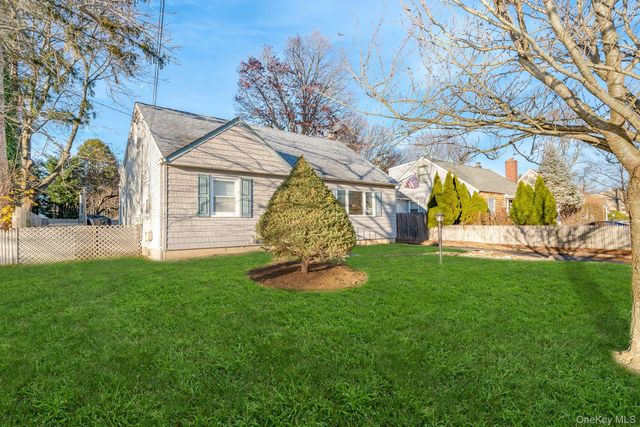 116 E 13th Street, Huntington Station, NY 11746