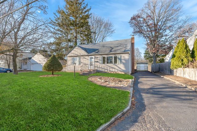 116 E 13th Street, Huntington Station, NY 11746