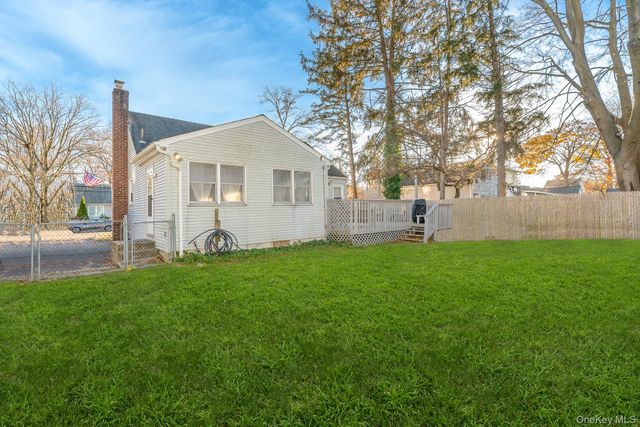 116 E 13th Street, Huntington Station, NY 11746