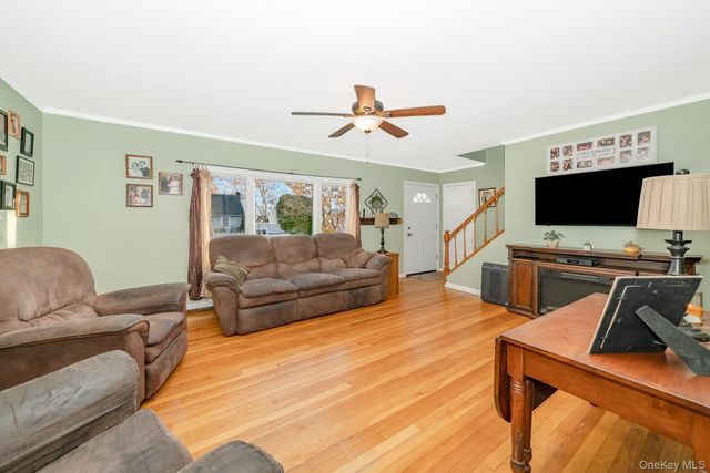 116 E 13th Street, Huntington Station, NY 11746