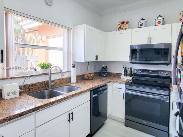 8451 NW 138th Street 2306, Miami Lakes, FL 33016