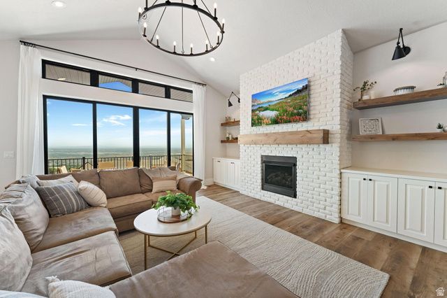 851 E MOUNTAIN RD, North Ogden, UT 84414