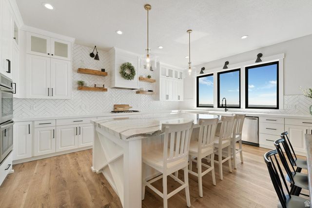 851 E MOUNTAIN RD, North Ogden, UT 84414