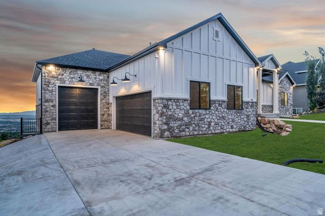 851 E MOUNTAIN RD, North Ogden, UT 84414