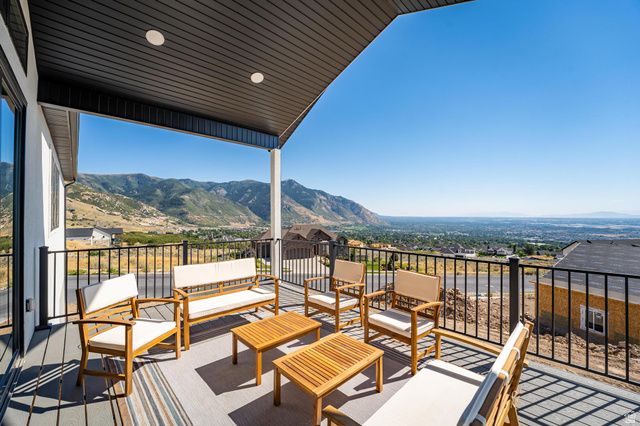 851 E MOUNTAIN RD, North Ogden, UT 84414
