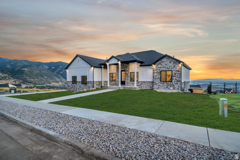 851 E MOUNTAIN RD, North Ogden, UT 84414
