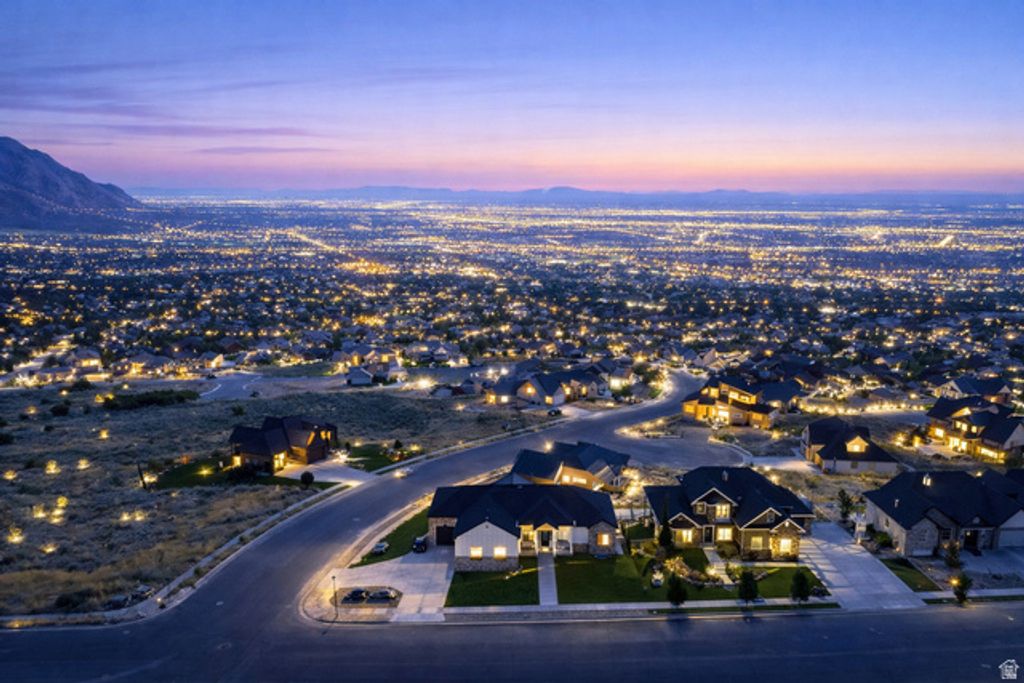 Image 11 of property listing at 851 E MOUNTAIN RD, North Ogden, UT 84414