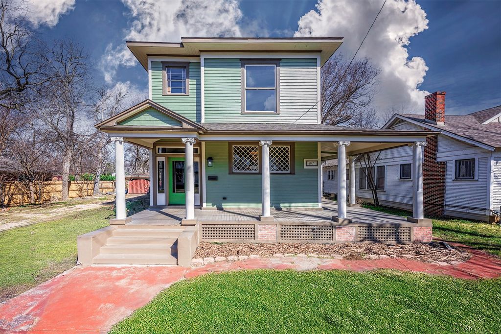 407 E Franklin Street, Hillsboro, TX 76645