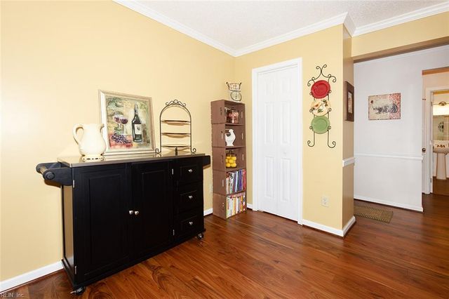 100 Rhetts RN, Yorktown, VA 23692