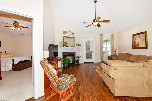 100 Rhetts RN, Yorktown, VA 23692