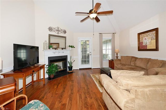 100 Rhetts RN, Yorktown, VA 23692