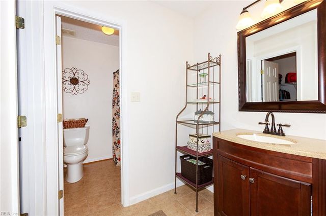 100 Rhetts RN, Yorktown, VA 23692