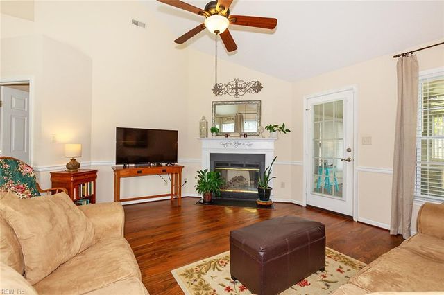 100 Rhetts RN, Yorktown, VA 23692