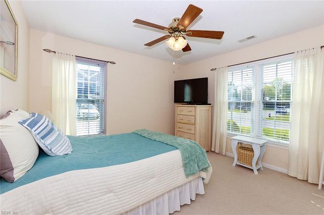 100 Rhetts RN, Yorktown, VA 23692
