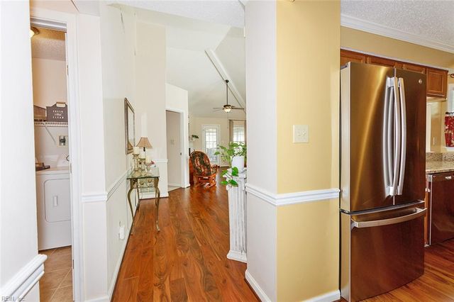 100 Rhetts RN, Yorktown, VA 23692
