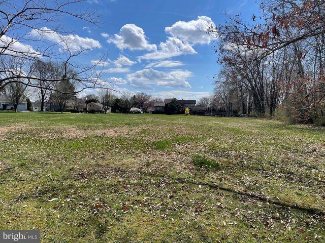 408 CHESTERFIELD DR, Downingtown, PA 19335