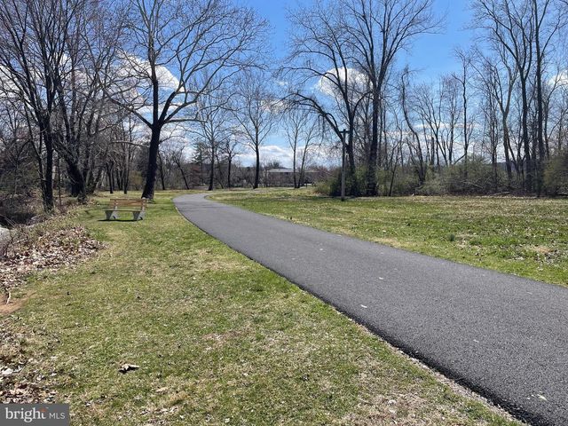 408 CHESTERFIELD DR, Downingtown, PA 19335