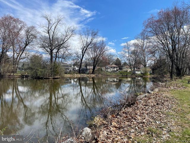 408 CHESTERFIELD DR, Downingtown, PA 19335