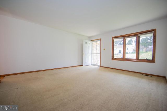 408 CHESTERFIELD DR, Downingtown, PA 19335