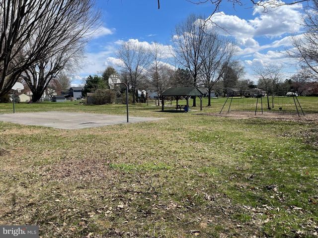 408 CHESTERFIELD DR, Downingtown, PA 19335