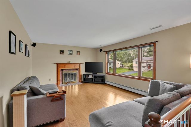 17 Eileen Lane, Enfield, CT 06082