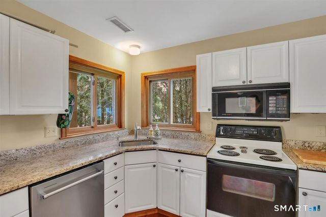 17 Eileen Lane, Enfield, CT 06082