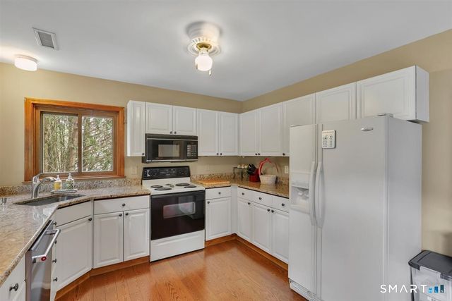 17 Eileen Lane, Enfield, CT 06082